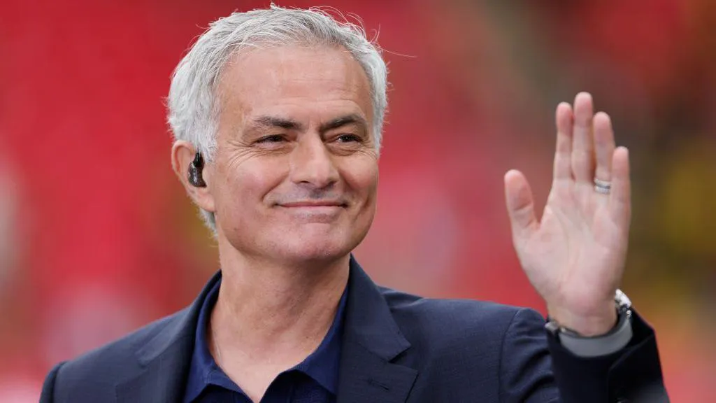 Which person says not to Benfica? - The Special One touches down for talks